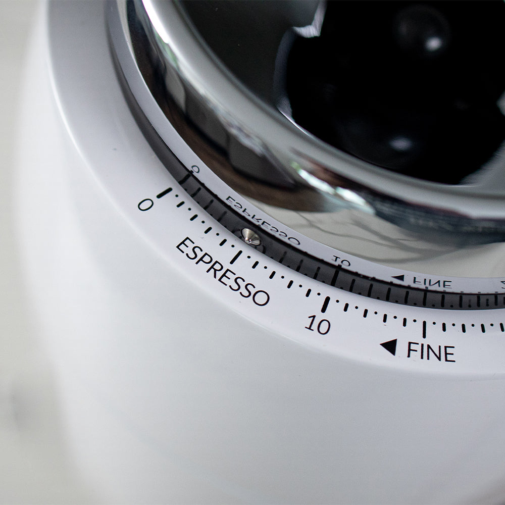 Close up on dial of White Niche Duo pointing to espresso